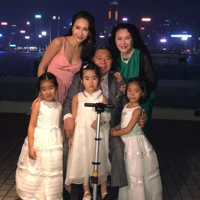 盤點老牌港星的「罕見童年照」!趙雅芝從小就是美人胚子,周慧敏小時候竟然長得像周杰倫...