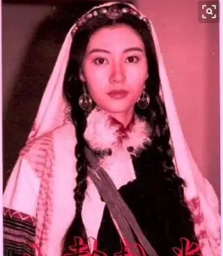 盤點老牌港星的「罕見童年照」!趙雅芝從小就是美人胚子,周慧敏小時候竟然長得像周杰倫...