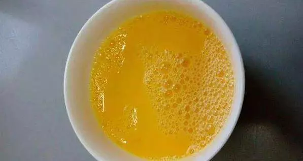 水炒雞蛋!不用一滴油?這麼做真的是太好吃了,嫩滑美味還健康!