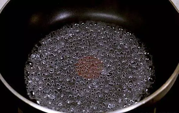 水炒雞蛋!不用一滴油?這麼做真的是太好吃了,嫩滑美味還健康!