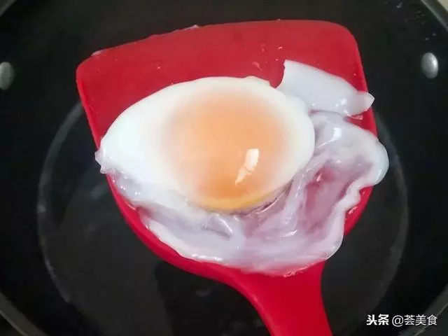 冬季最適合女人喝的一碗甜羹,改善手腳冰涼,喝出好氣色