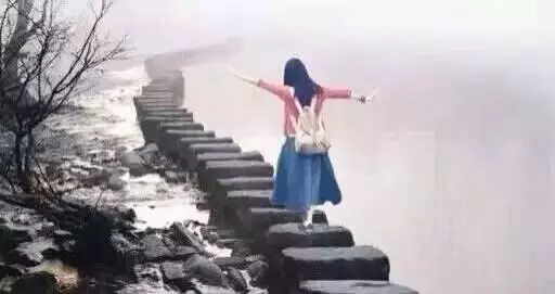 要學會一個人走,不管有沒有人陪