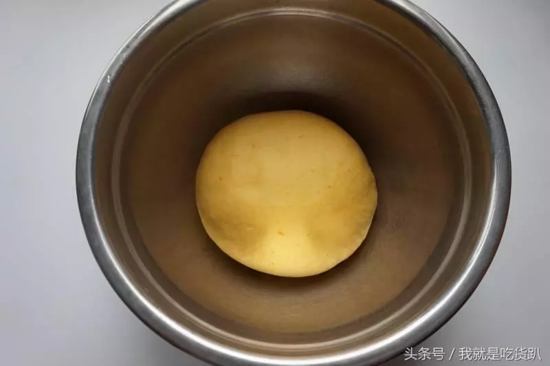 這兩款蒸著吃的南瓜蒸餅,做法簡單又健康,好吃的不要不要的!