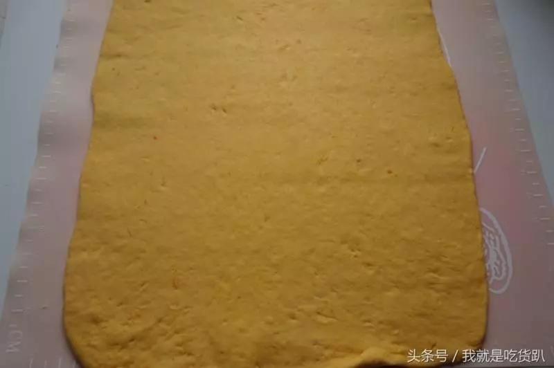 這兩款蒸著吃的南瓜蒸餅,做法簡單又健康,好吃的不要不要的!