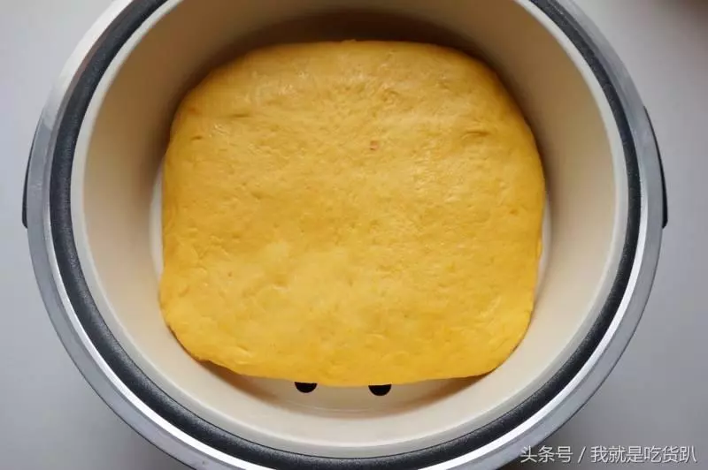 這兩款蒸著吃的南瓜蒸餅,做法簡單又健康,好吃的不要不要的!