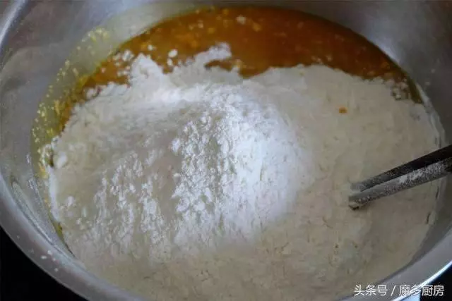 這兩款蒸著吃的南瓜蒸餅,做法簡單又健康,好吃的不要不要的!