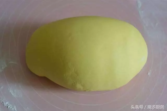 這兩款蒸著吃的南瓜蒸餅,做法簡單又健康,好吃的不要不要的!