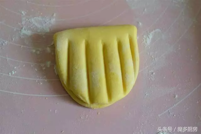 這兩款蒸著吃的南瓜蒸餅,做法簡單又健康,好吃的不要不要的!