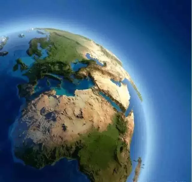 地球每秒自轉「566」米,那麼自轉速度加快,會把人類甩出去嗎?