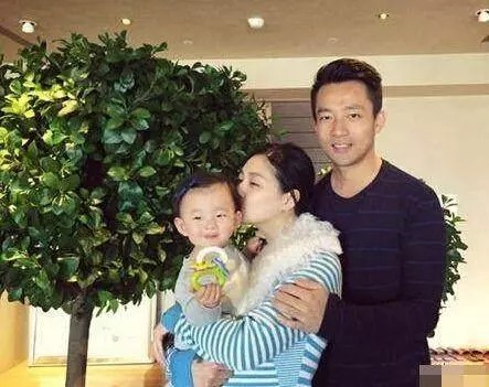 大S和小S和丈夫近照曝光,差距好大,網友:誰嫁的更好一目了然