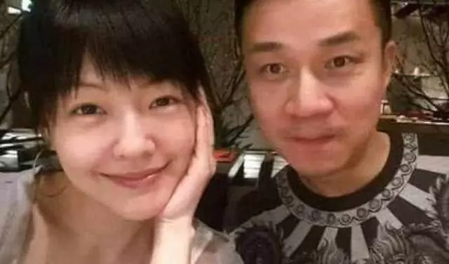 大S和小S和丈夫近照曝光,差距好大,網友:誰嫁的更好一目了然