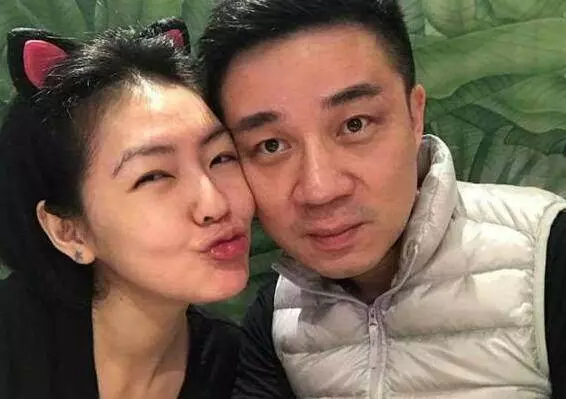 大S和小S和丈夫近照曝光,差距好大,網友:誰嫁的更好一目了然