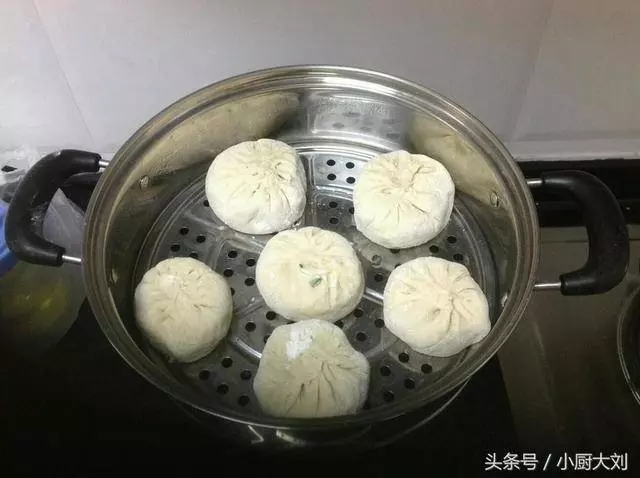 無需泡打粉,無需二次發酵,簡單5步,教你蒸出鬆軟美味的包子來