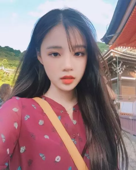 這對「史上最美母女」讓全球網友都戀愛!女兒公開「媽媽年輕美照」後…螢幕前的網友又暴動了!