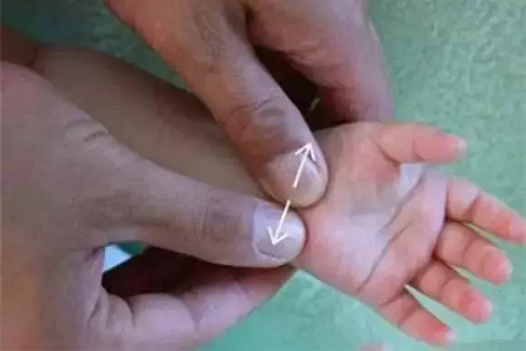 揉一揉,推一推,寶寶睡得好