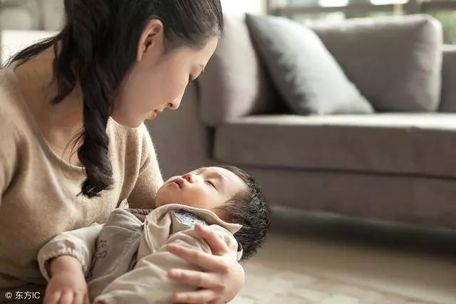 婆婆給我吃了一桌好菜後,我昏睡過去醒來一絲不掛,生完孩子我知道了一個「秘密」