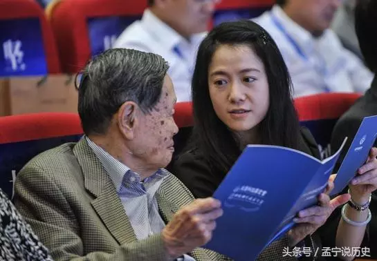 他「82歲時娶28歲嫩妻」轟動社會!沒人看好卻相伴13年,95歲的他說:「我死後你可以...」