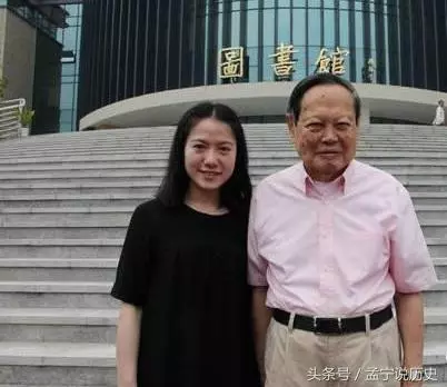 他「82歲時娶28歲嫩妻」轟動社會!沒人看好卻相伴13年,95歲的他說:「我死後你可以...」