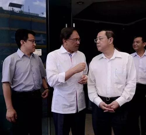 安華是不是有點懵:財長言論會影響經濟;林冠英:你明知是首相指示我公開前朝弊端的