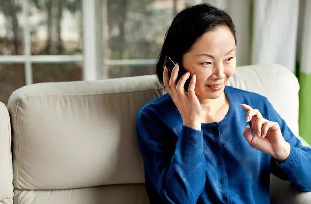小姑子兩口子來蹭餃子,俺給娃藏一碗,接娃回家打開櫥櫃,蒙住