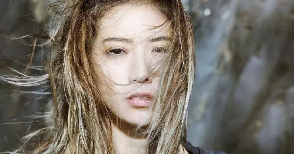 混血女星遭遇死亡車禍,男友當場走了,她身心都留下陰影!