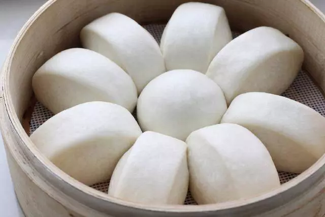 蒸饅頭原來如此簡單,揉一揉、切一切,十五分鐘就出鍋,又白又暄