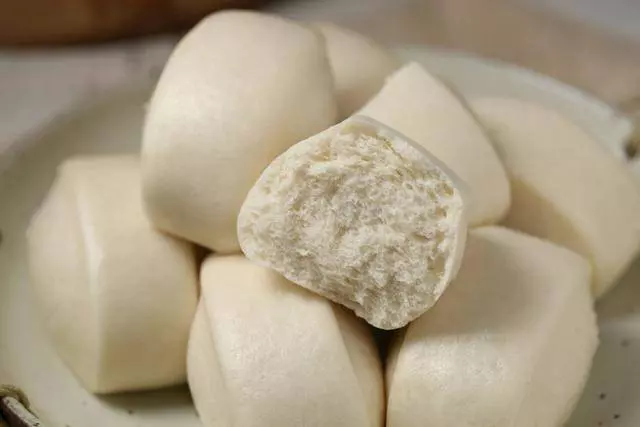 蒸饅頭原來如此簡單,揉一揉、切一切,十五分鐘就出鍋,又白又暄