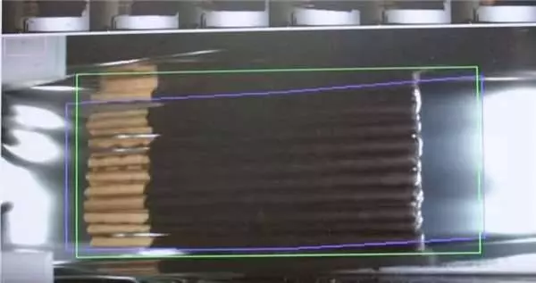 每個人都愛吃的Ｐｏｃｋｙ巧克力棒製作流程大公開，沒想到竟然是這樣做的太酷了