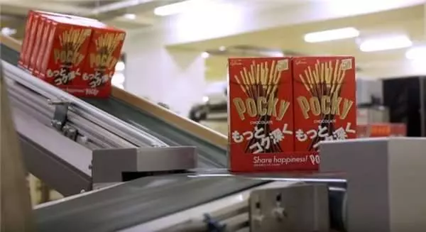 每個人都愛吃的Ｐｏｃｋｙ巧克力棒製作流程大公開，沒想到竟然是這樣做的太酷了
