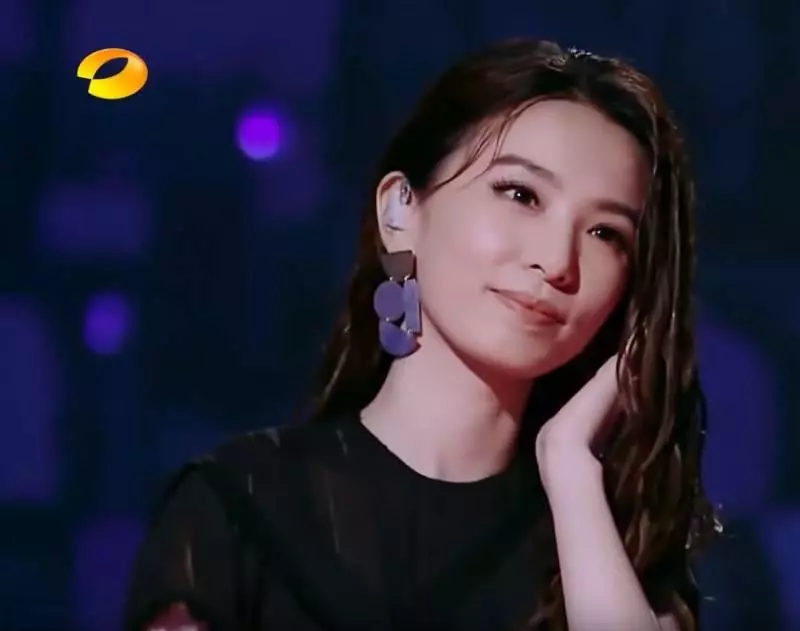 Hebe和素人合唱《寂寞寂寞就好》,進入高潮「素人驚動全場美聲」連Hebe也嚇到:太幸福