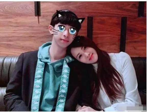 小哈林正面照被曝光,難怪庾澄慶不允許前妻伊能靜公開兒子長相!