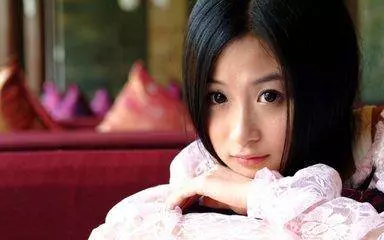 當初我流產剛出院,就把我趕出家門,現在卻給你說是一家人