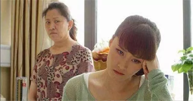 結婚兩年老公和我離婚,三年後回村,他丟盡臉面躲著不敢見我