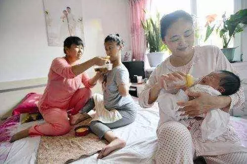 女兒懷孕7個月我去照顧,廚房裡的兩碗麵條,我真傷心了