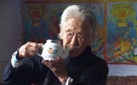40歲後有「這些特徵」,註定長壽!看看有幾條是您自己或者親人符合的?