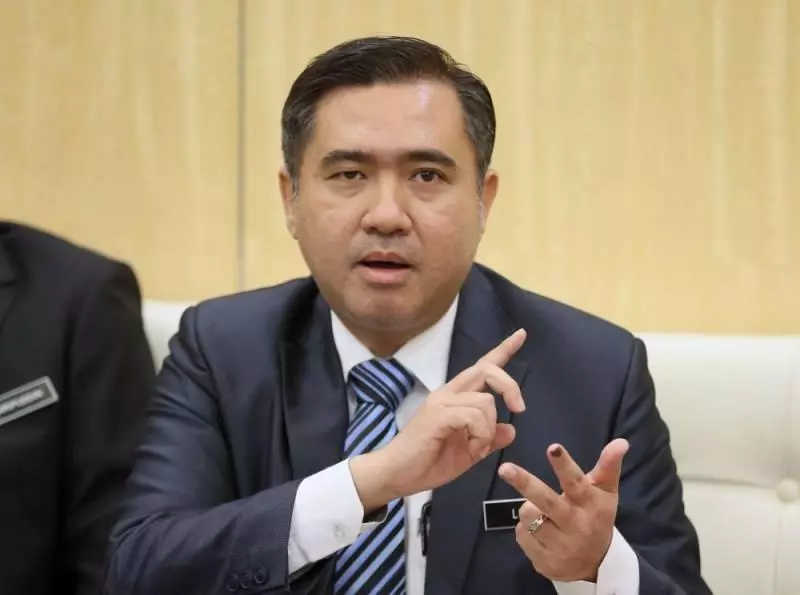 翁詩傑促陸兆福指名道姓誰批80萬請槍手,要不然自己躺著也中槍