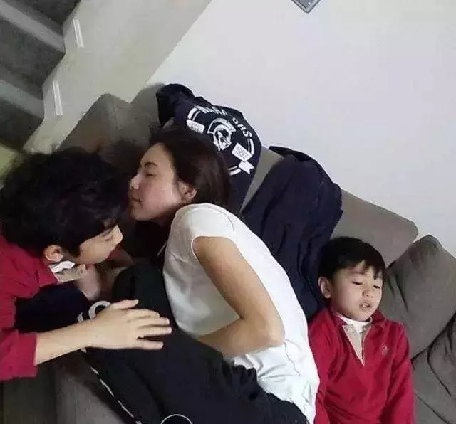 張韶涵被爆「父母奪1億財產」經紀人都不要她!落淚鬆口「一切都是惡夢」如今發狠贏得尊重!