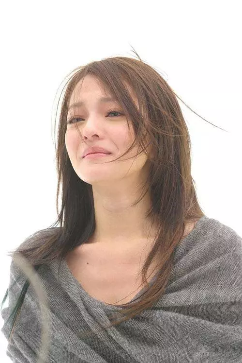 張韶涵被爆「父母奪1億財產」經紀人都不要她!落淚鬆口「一切都是惡夢」如今發狠贏得尊重!