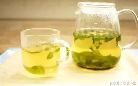 喝水加一物,排出體內10年垃圾、漂亮又健康!