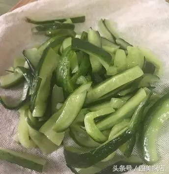 腌黃瓜的最正確打開方式,我白吃了25年黃瓜!上桌就搶光