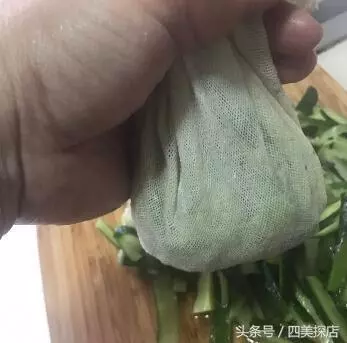腌黃瓜的最正確打開方式,我白吃了25年黃瓜!上桌就搶光