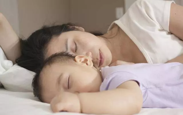 寶寶為什麼喜歡吃夜奶?夜奶難斷,可能只是你方法沒用對