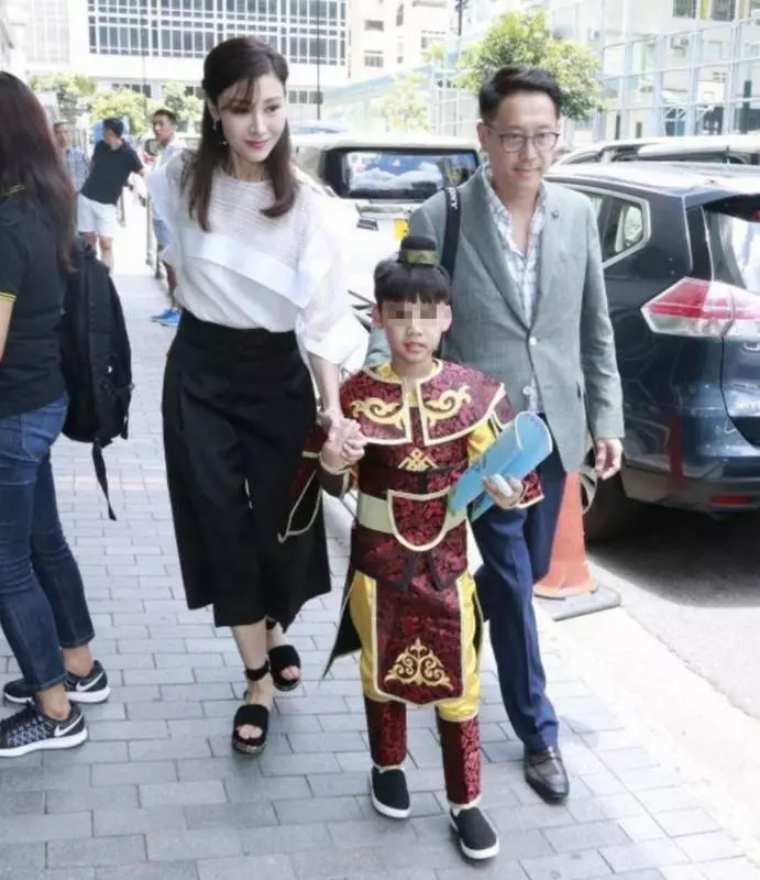 李嘉欣公公離世,1650億遺產一塊都沒分到!驚傳月領「786萬零用錢」過活