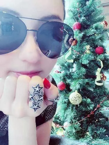 張柏芝第三胎取名「謝振天」?曬出婚戒破鏡重圓,謝賢才是賺了!