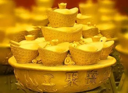 直覺選一個錢袋,測你三年後的存款