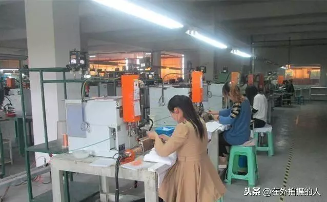 婆家拆遷婆婆給了我五十萬,母親給我打電話,我趕緊把卡還給婆婆