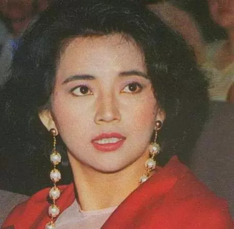 武打女神霸王花「59歲近照」曝光年輕時「美過胡因夢」的胡慧中現在長這樣