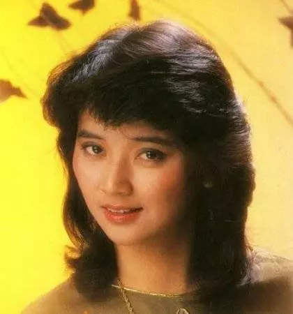 武打女神霸王花「59歲近照」曝光年輕時「美過胡因夢」的胡慧中現在長這樣