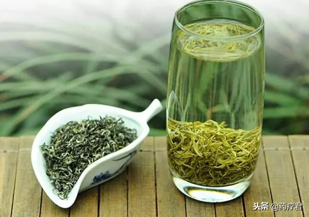 特殊儀器拍下,抽菸前後手臂的驚人變化!