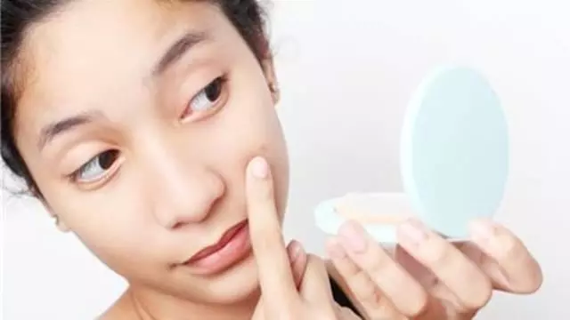 肝不好,臉上會有3大症狀,多吃三種食物,排出肝毒,修復肝臟!